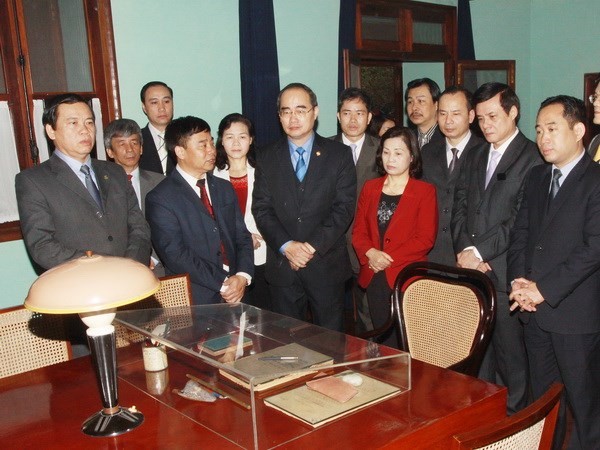 Tribute paid to President Ho Chi Minh during Lunar New Year festival - ảnh 2